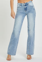 Load image into Gallery viewer, Midrise Straight Jeans
